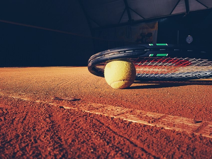 Example of comparison of past simple and past continuous: They played tennis during the summer holidays.